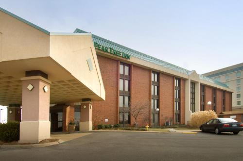 Фотография гостиницы Pear Tree Inn St. Louis - Arnold