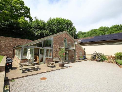 Фотография гостевого дома The Old Mill, NEWNHAM-ON-SEVERN