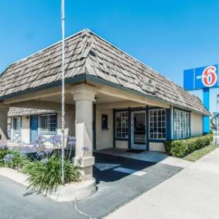 Фотографии гостиницы 
            Motel 6-Kingsburg, CA