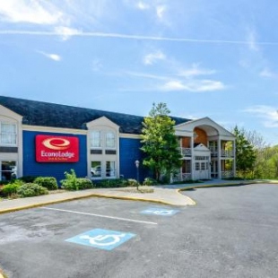 Фотография гостиницы Econo Lodge Inn & Suites Radford-Blacksburg Area