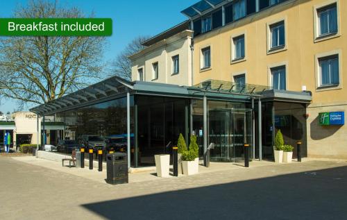 Фотография гостиницы Holiday Inn Express Bath, an IHG Hotel