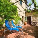 Фотография гостевого дома Vintage Holiday Home in Montecastelli PisanoÂ , with private terrace