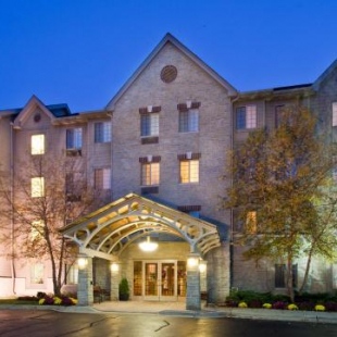 Фотография гостиницы Staybridge Suites Chicago-Oakbrook Terrace, an IHG Hotel