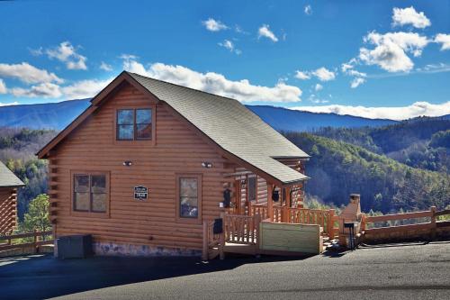 Фотографии гостевого дома 
            Bear-A-Dise in the Smokies cabin