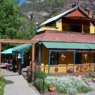 Фотографии мини отеля 
            The Ouray Main Street Inn