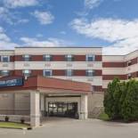 Фотография гостиницы Four Points by Sheraton Milwaukee Airport