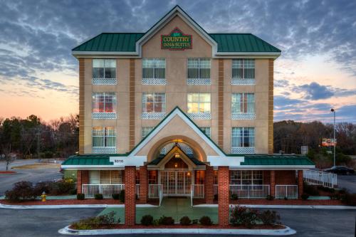 Фотография гостиницы Country Inn & Suites by Radisson, Lumberton, NC