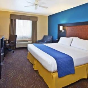 Фотографии гостиницы 
            Holiday Inn Express Mackinaw City, an IHG Hotel