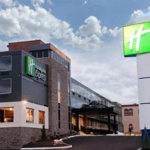 Фотографии гостиницы 
            Holiday Inn Express - Sault Ste. Marie, an IHG Hotel