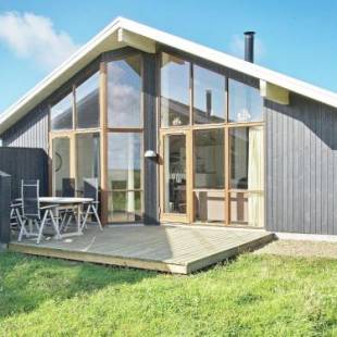 Фотографии гостевого дома
Three-Bedroom Holiday home in Ulfborg 22