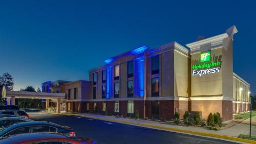 Фотографии гостиницы 
            Holiday Inn Express Hotel & Suites Midlothian Turnpike, an IHG Hotel