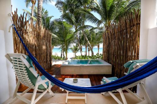 Фотографии гостиницы 
            Cabanas Tulum- Beach Hotel & Spa