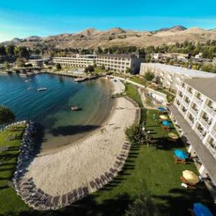 Фотографии гостиницы 
            Campbell's Resort on Lake Chelan