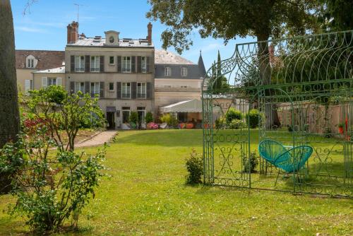 Фотография гостиницы The Originals Boutique, Hôtel Victoria, Fontainebleau