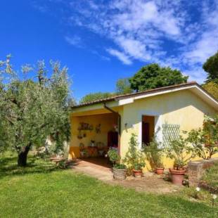 Фотографии гостевого дома 
            Modern Cottage in Graffignano Italy with Swimming Pool