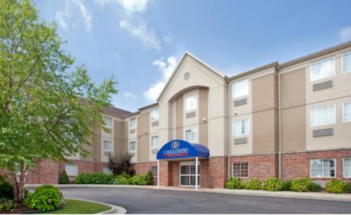 Фотография гостиницы Candlewood Suites St. Robert, an IHG Hotel