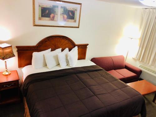 Фотография мотеля Ozark Inn & Suites