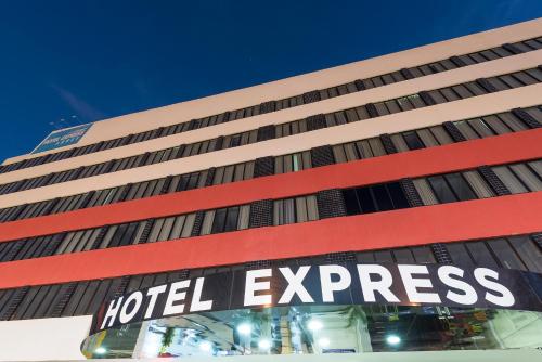 Фотографии мини отеля 
            Hotel Express Arrey