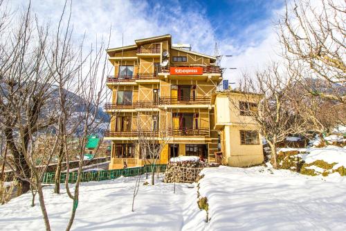 Фотографии гостиницы 
            FabExpress Shami Inn Naggar Road