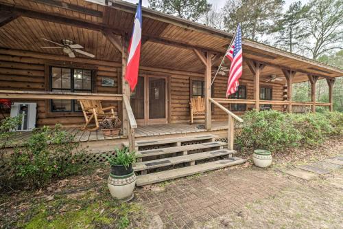 Фотографии гостевого дома 
            Secluded Texas Getaway with 25 Acres and Private Yard