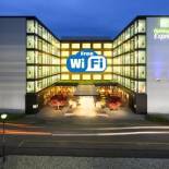 Фотография гостиницы Holiday Inn Express Zürich Airport, an IHG Hotel