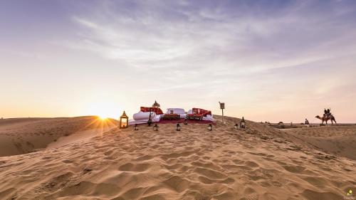 Фотографии гостиницы 
            Dhora Desert Resort & Camp