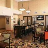 Фотография гостиницы Hampton Inn & Suites Cedar Rapids