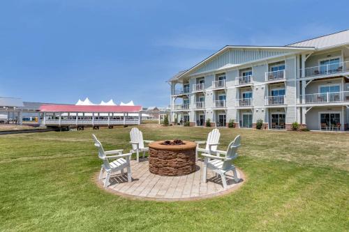 Фотография гостиницы Beaufort Hotel NC, an Ascend Hotel Collection Member