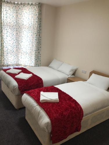 Фотография гостиницы Woodlands Lodge Ilford