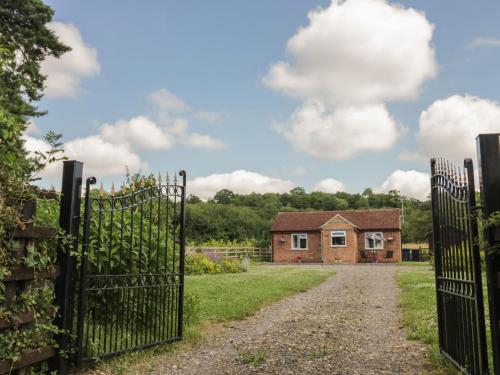 Фотографии гостевого дома 
            Lawn Cottage