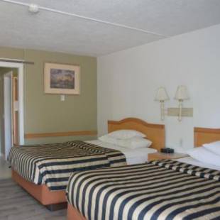 Фотографии гостиницы 
            Canadas Best Value Inn & Suites-Castlegar