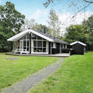 Фотографии гостевого дома
Three-Bedroom Holiday home in Hadsund 45