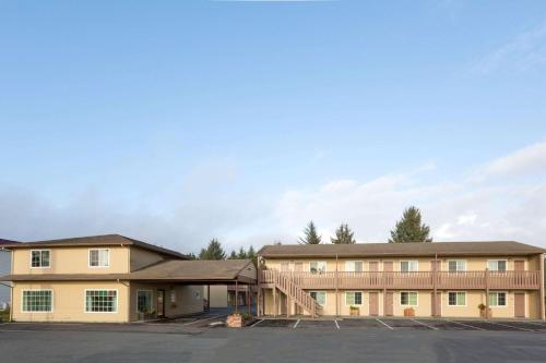 Фотография гостиницы Super 8 by Wyndham Crescent City