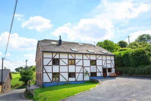 Фотографии гостевого дома 
            Spacious old farmhouse with top-of-the valley view