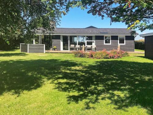 Фотография гостевого дома Three-Bedroom Holiday home in Ebeltoft 35