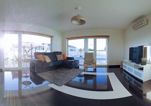 Фотография гостевого дома Faulha House,with BBQ and swimming pool