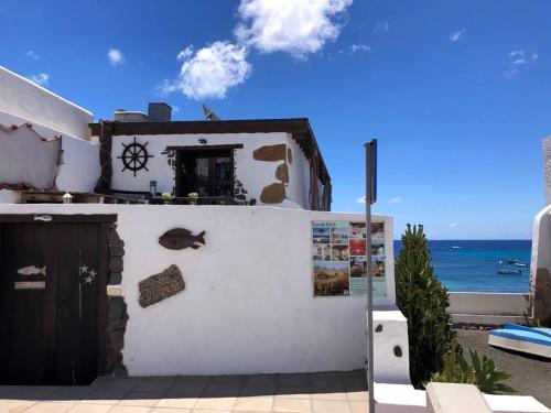 Фотография гостевого дома Eco Fisherman's Seafront Cottage