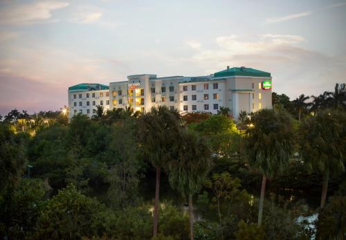 Фотография гостиницы Courtyard by Marriott Fort Lauderdale Airport & Cruise Port