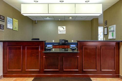 Фотографии гостиницы 
            Sleep Inn & Suites Dyersburg I-155