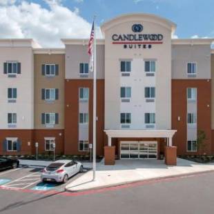 Фотографии гостиницы 
            Candlewood Suites - San Antonio Lackland AFB Area, an IHG Hotel