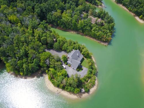 Фотографии гостевого дома 
            Smokie Mountain Lake House