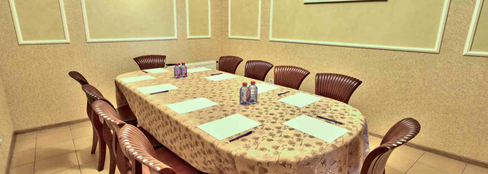 Фотография комнаты для переговоров Дельфин