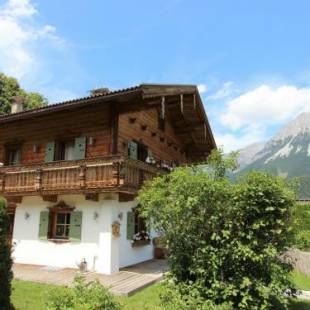 Фотографии гостевого дома 
            Quaint Chalet in Ellmau with Barbecue