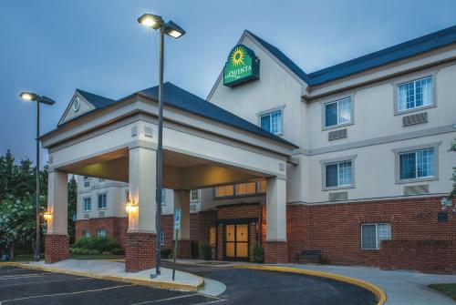Фотография гостиницы La Quinta Inn by Wyndham Richmond South