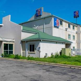 Фотографии гостиницы 
            Motel 6-Seymour, IN - North