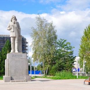 Фотография Памятник Д. И. Менделееву