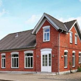 Фотографии гостевого дома
Three-Bedroom Holiday home in Bredebro