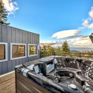 Фотография гостевого дома LUXE 4 Blue Diamond Lake Tahoe Lodge