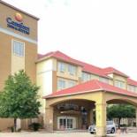 Фотография гостиницы Comfort Inn & Suites Near Six Flags & Medical Center