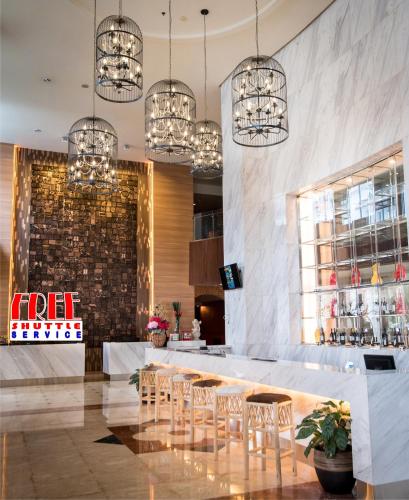 Фотография гостиницы Crown Vista Hotel